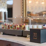 Boutique Centre Отель 4*