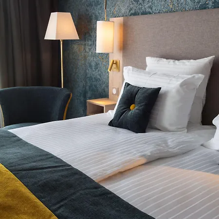 Boutique Centre Hotel 4*