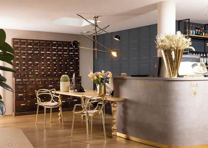 Boutique Centre Hotel